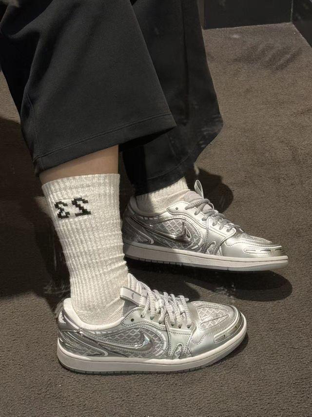 液态银未来感 AJ1 Low MM V3 上脚实测✨